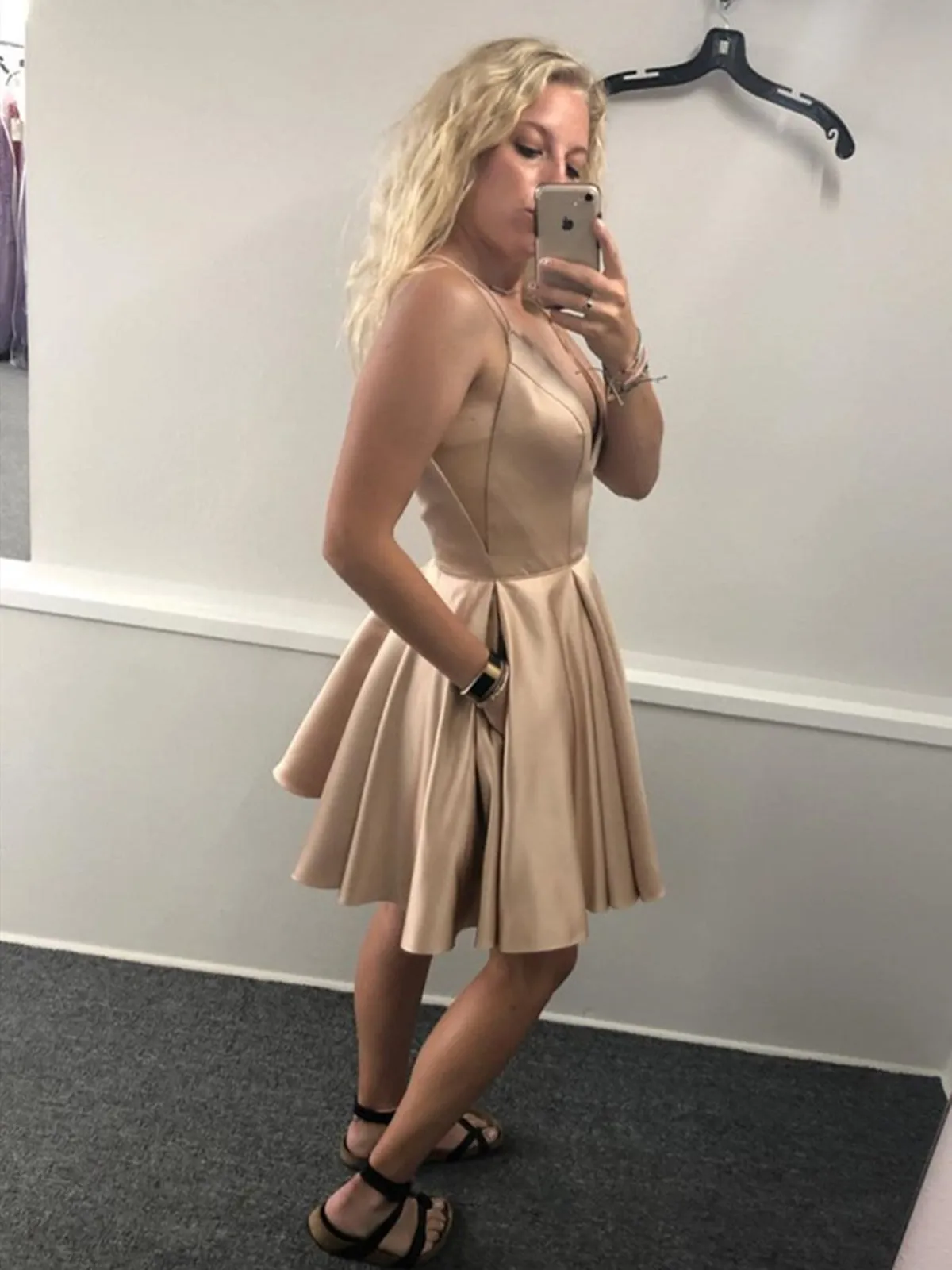 A-line V Neck Satin Short Prom Dresses with Pockets Champagne Homecoming Dresses