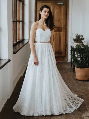 Simple Wedding Dresses Lace Wedding Gowns Strapless A-Line Bridal Gowns