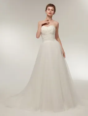 Strapless Wedding Dresses Ivory Sweetheart Neckline Bridal Gown Feathers Tulle Wedding Gown With Train