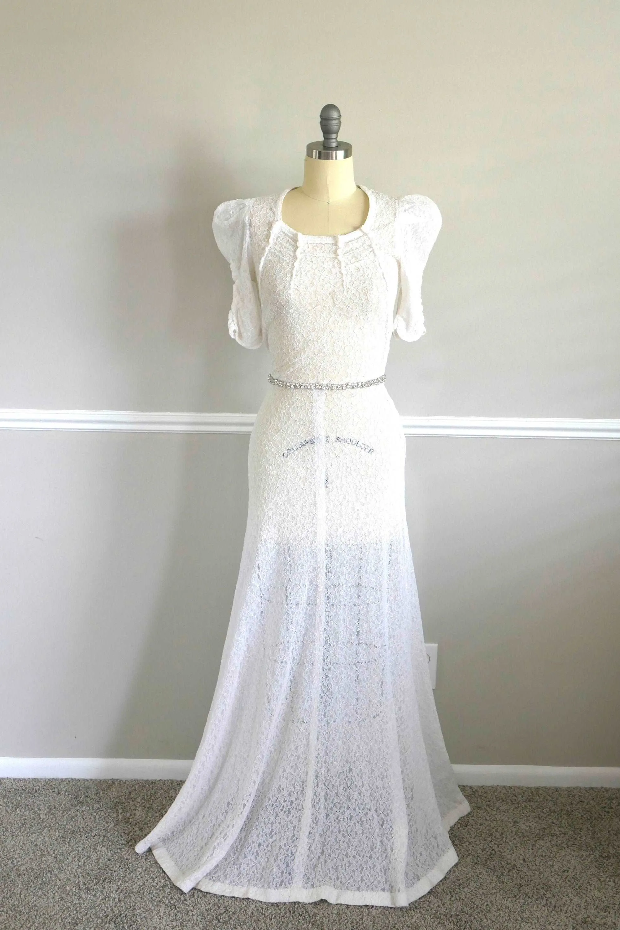 Vintage 1930s Wedding Dress / 30s white bias cut puff sleeve lace gown Size XS